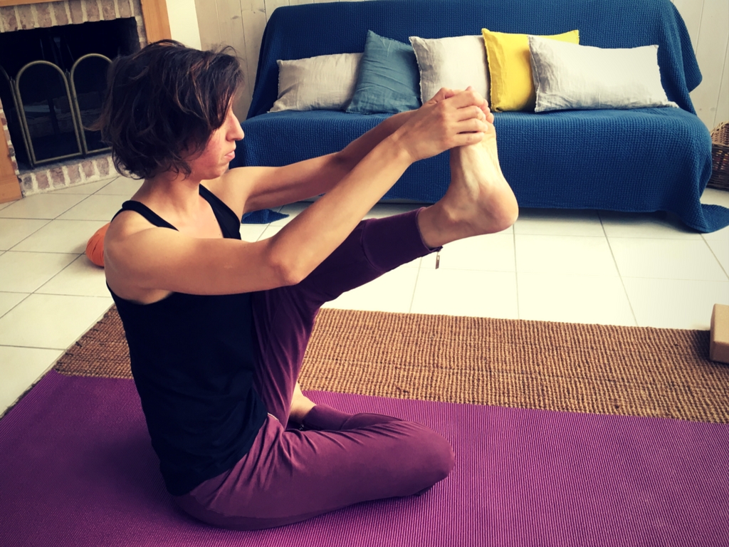 séance posture pince à une jambe levée